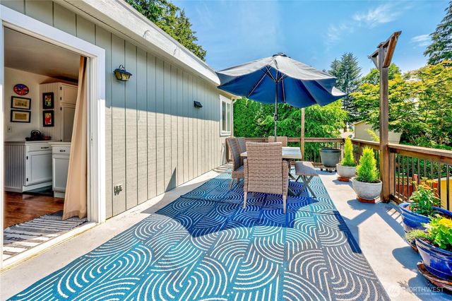 1071 Swanson Way NE, Poulsbo, WA 98370