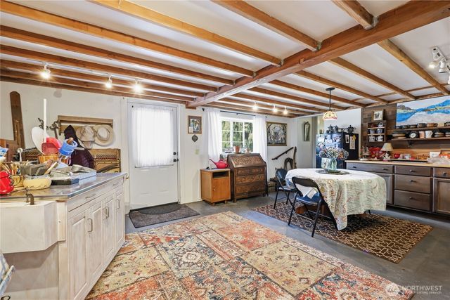 1071 Swanson Way NE, Poulsbo, WA 98370