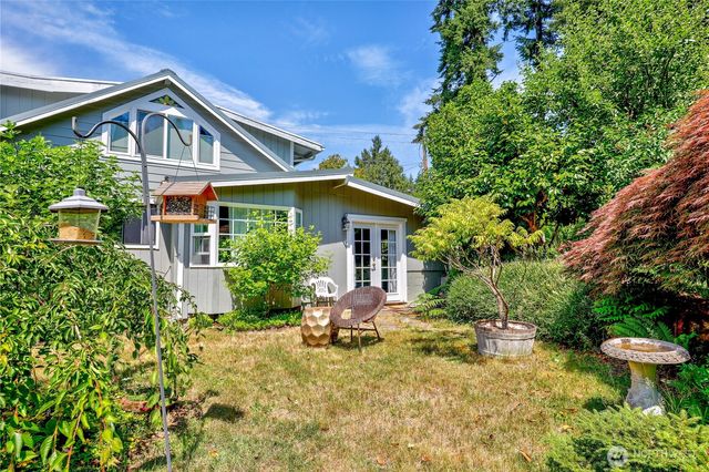 1071 Swanson Way NE, Poulsbo, WA 98370