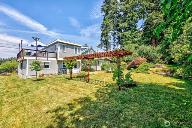 1071 Swanson Way NE, Poulsbo, WA 98370