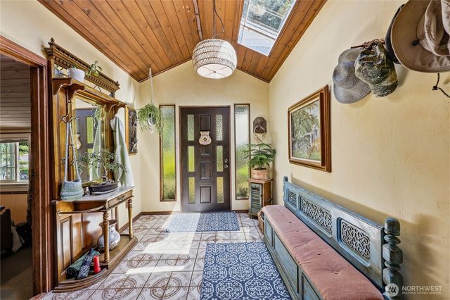 1071 Swanson Way NE, Poulsbo, WA 98370