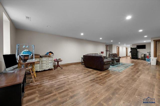 323 PINE CONE AVE, Spearfish, SD 57783