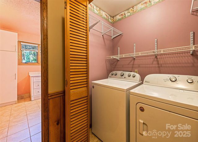 182 Laurel Branch Road, Maggie Valley, NC 28751