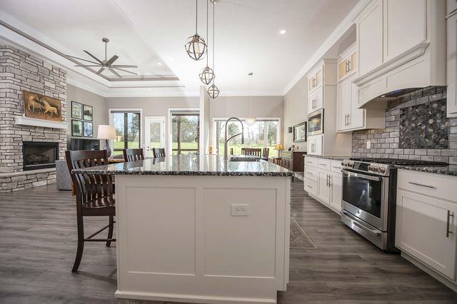 58 Russel Ridge Road, Nixa, MO 65714