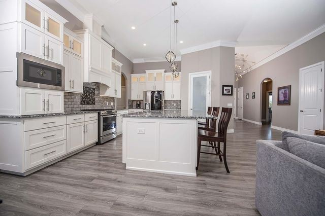 58 Russel Ridge Road, Nixa, MO 65714