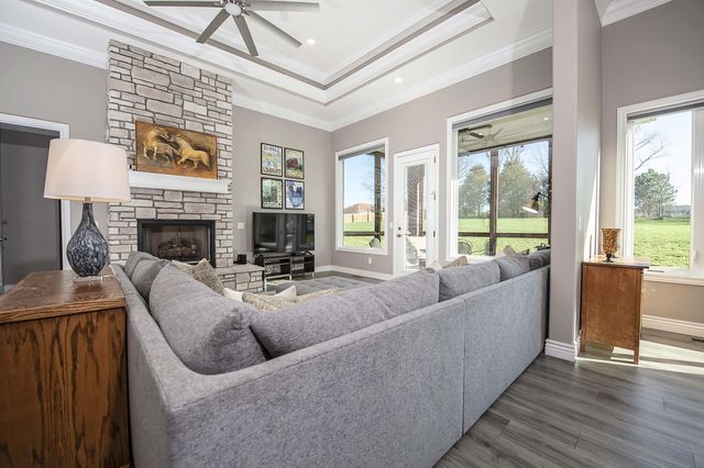 58 Russel Ridge Road, Nixa, MO 65714