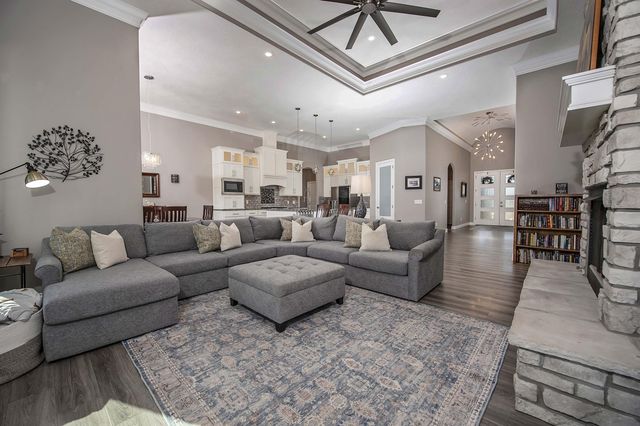 58 Russel Ridge Road, Nixa, MO 65714