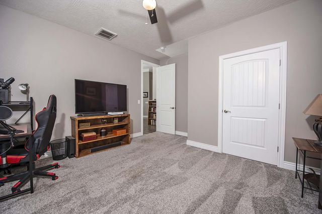 58 Russel Ridge Road, Nixa, MO 65714