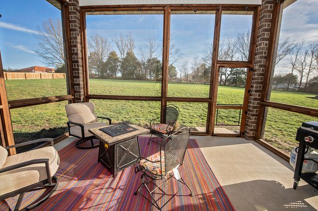 58 Russel Ridge Road, Nixa, MO 65714