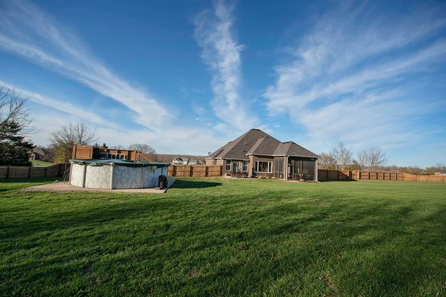 58 Russel Ridge Road, Nixa, MO 65714
