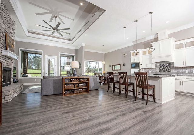 58 Russel Ridge Road, Nixa, MO 65714