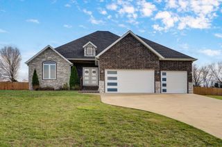 58 Russel Ridge Road, Nixa, MO 65714