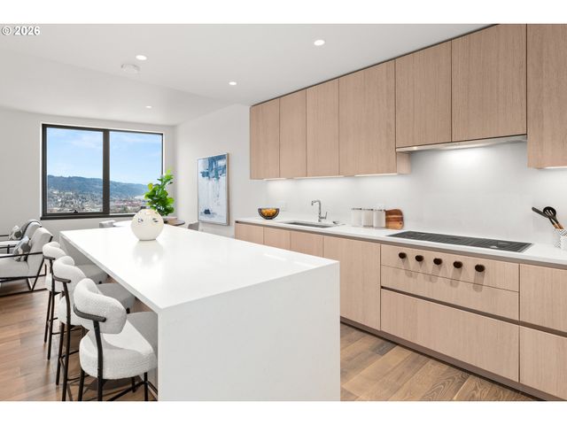 550 Sw 10TH Ave 3004, Portland, OR 97205