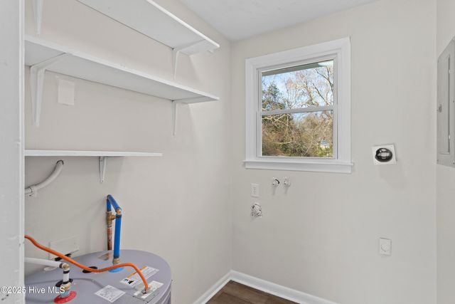 100 Tower Drive, Jacksonville, NC 28546