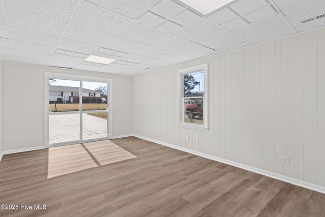 100 Tower Drive, Jacksonville, NC 28546