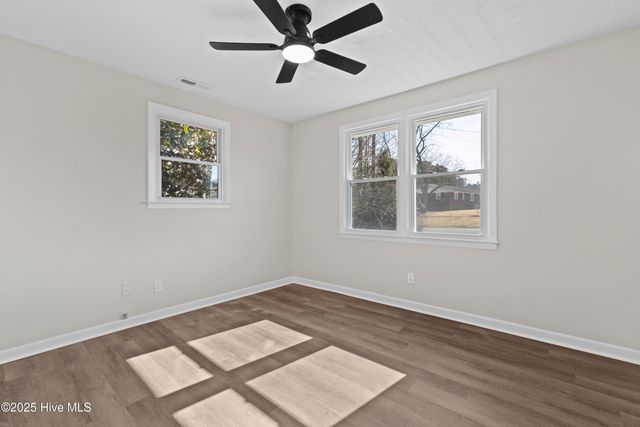 100 Tower Drive, Jacksonville, NC 28546
