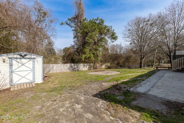 100 Tower Drive, Jacksonville, NC 28546