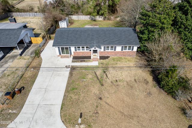 100 Tower Drive, Jacksonville, NC 28546