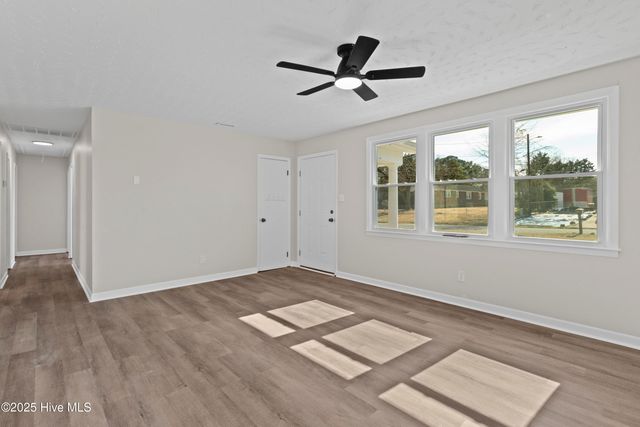 100 Tower Drive, Jacksonville, NC 28546