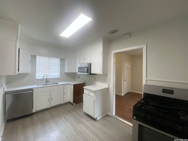 158 WEIZMANN ST, San Antonio, TX 78212