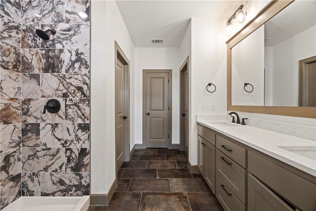 1241 Mammoth Street, Bentonville, AR 72713