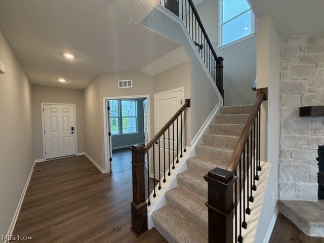 6379 Cooper Hawk Drive, Medina, OH 44256