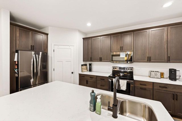 1120 Quinn Drive, Waunakee, WI 53597