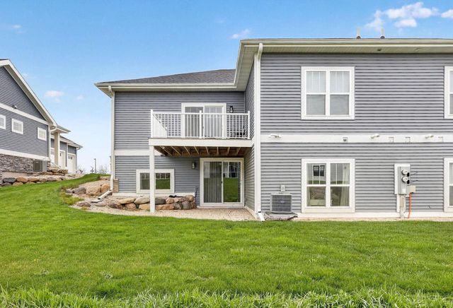 1120 Quinn Drive, Waunakee, WI 53597