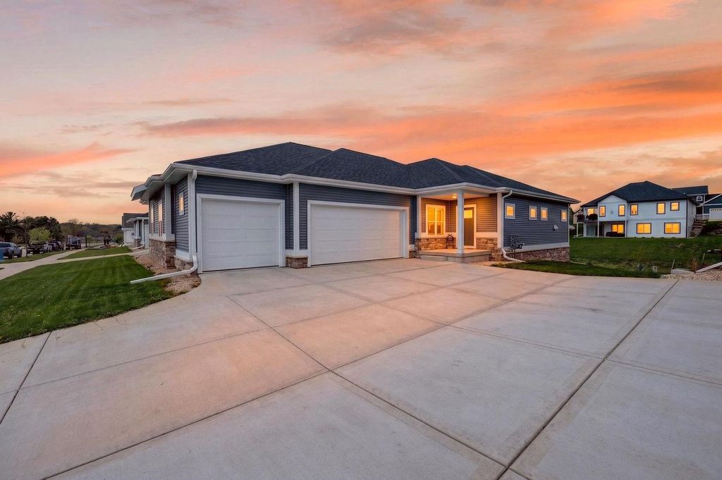 1120 Quinn Drive, Waunakee, WI 53597