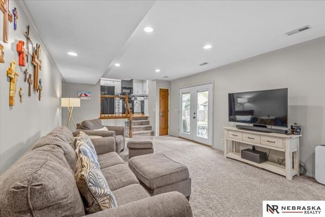 15278 California Street, Omaha, NE 68154
