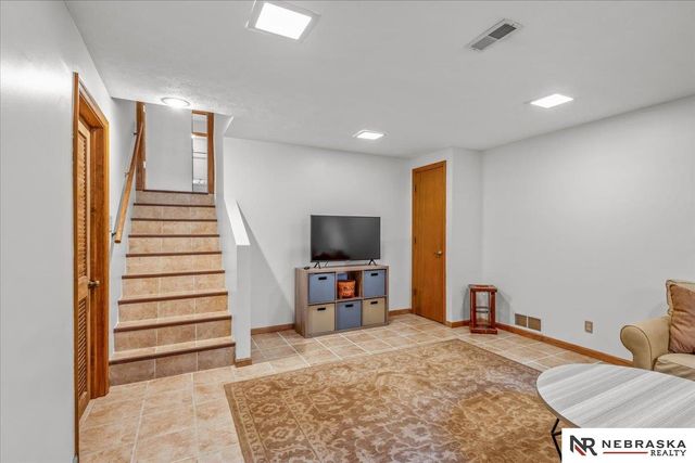 15278 California Street, Omaha, NE 68154