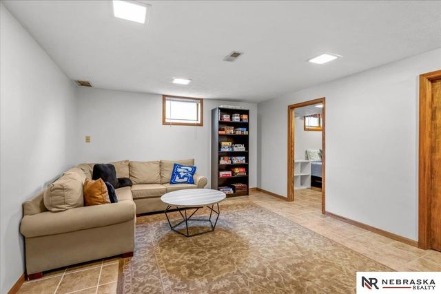 15278 California Street, Omaha, NE 68154