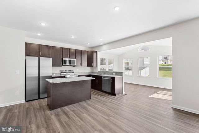 4 FREEMAN ST, Ranson, WV 25438