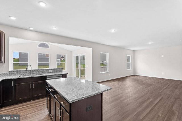 4 FREEMAN ST, Ranson, WV 25438