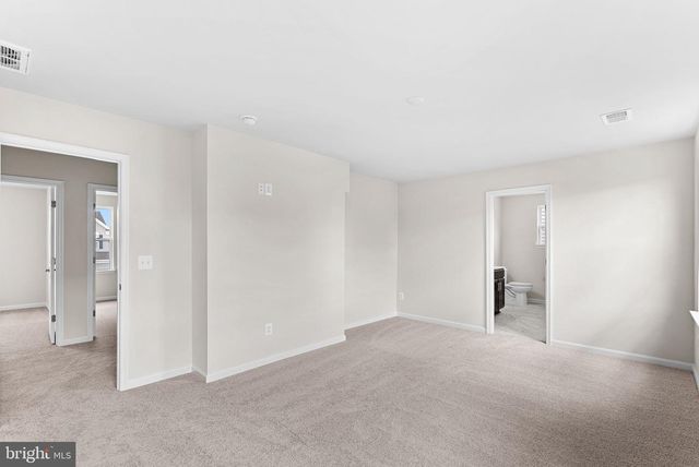 4 FREEMAN ST, Ranson, WV 25438