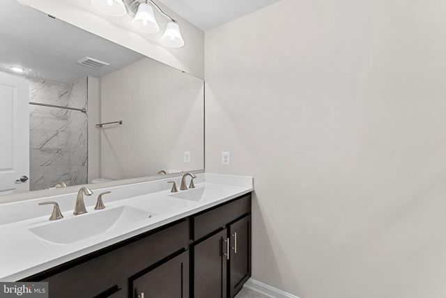 4 FREEMAN ST, Ranson, WV 25438