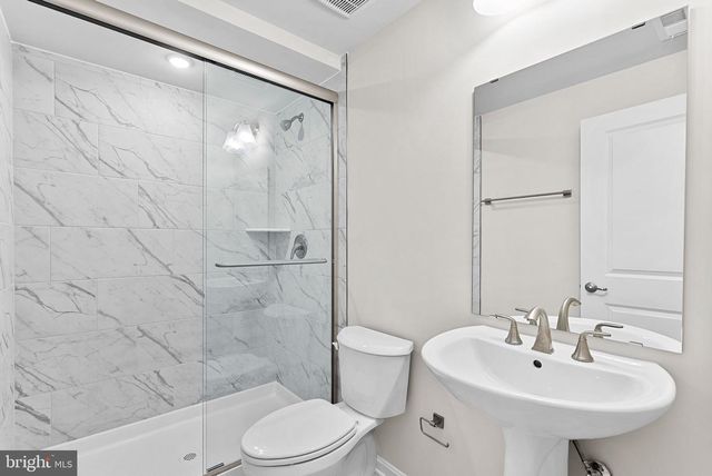 4 FREEMAN ST, Ranson, WV 25438