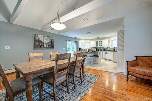 68 Chestnut Street, Mount Sinai, NY 11766