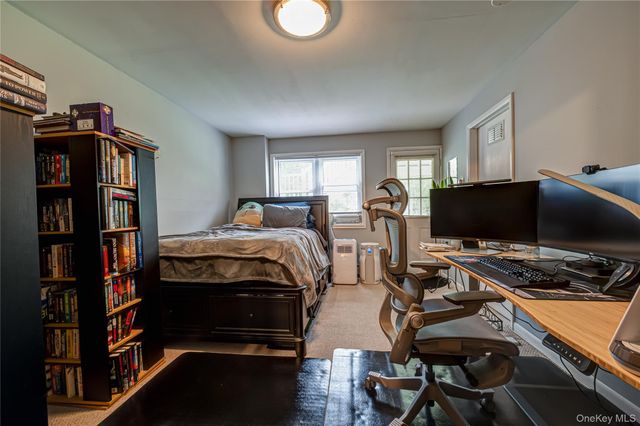 68 Chestnut Street, Mount Sinai, NY 11766