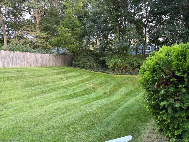 68 Chestnut Street, Mount Sinai, NY 11766