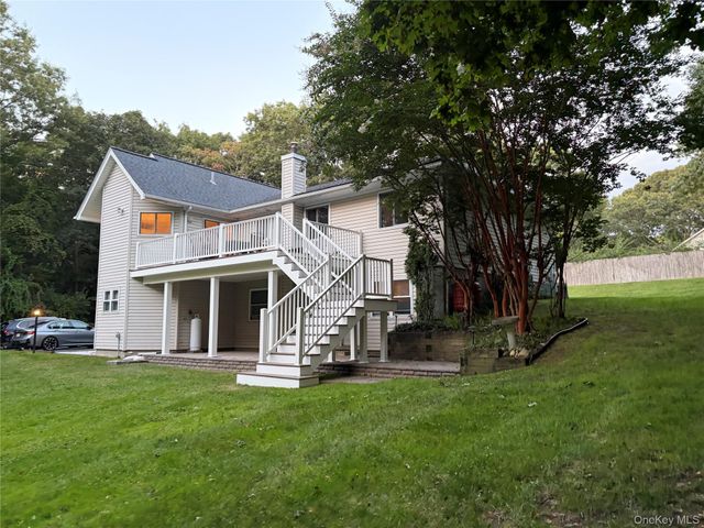 68 Chestnut Street, Mount Sinai, NY 11766