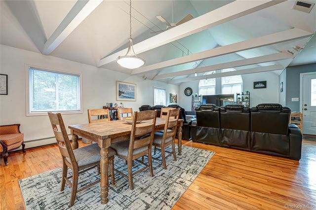 68 Chestnut Street, Mount Sinai, NY 11766