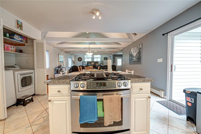 68 Chestnut Street, Mount Sinai, NY 11766