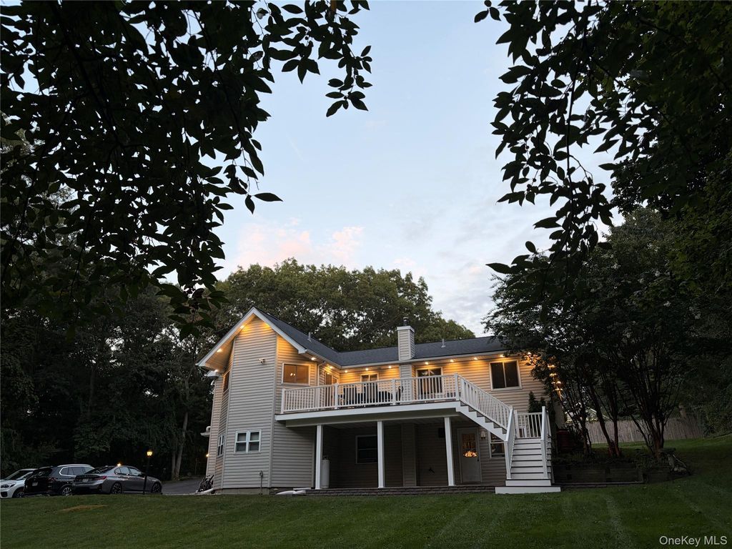 68 Chestnut Street, Mount Sinai, NY 11766 — photo 2