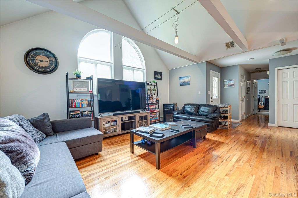 68 Chestnut Street, Mount Sinai, NY 11766 — photo 5