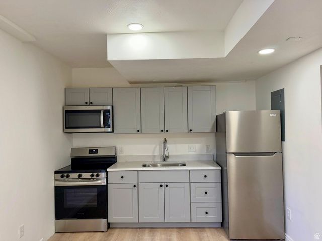 903 E AVILA DR, Sandy, UT 84094