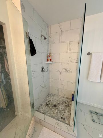 903 E AVILA DR, Sandy, UT 84094