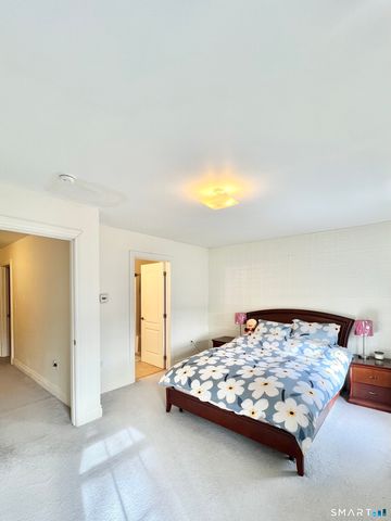 296 Hamilton Avenue Apt 25, Norwich, CT 06360