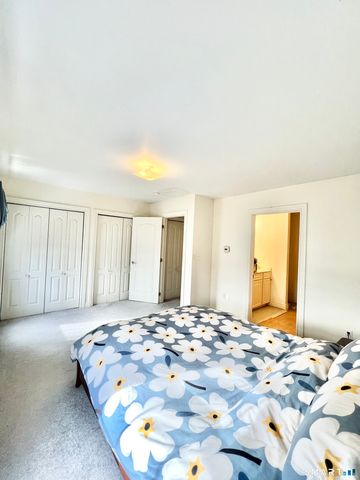 296 Hamilton Avenue Apt 25, Norwich, CT 06360