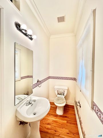 296 Hamilton Avenue Apt 25, Norwich, CT 06360